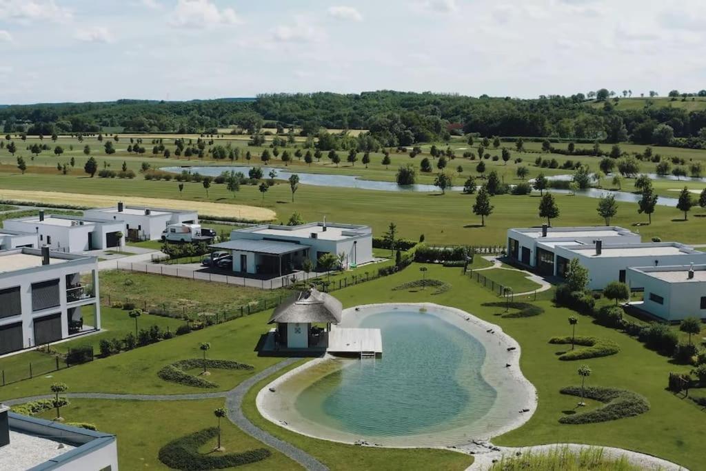 Luxus Appartement Am Golfplatz Und Therme Lutzmannsburg 斯拉 外观 照片