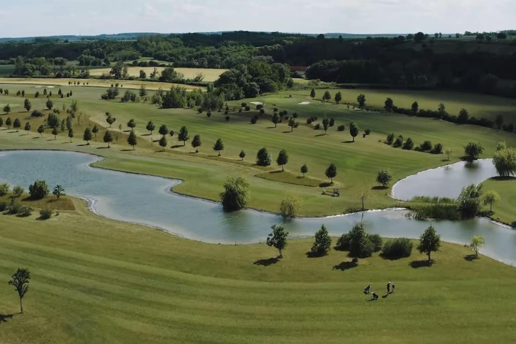Luxus Appartement Am Golfplatz Und Therme Lutzmannsburg 斯拉 外观 照片
