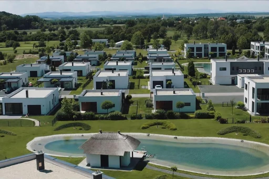 Luxus Appartement Am Golfplatz Und Therme Lutzmannsburg 斯拉 外观 照片
