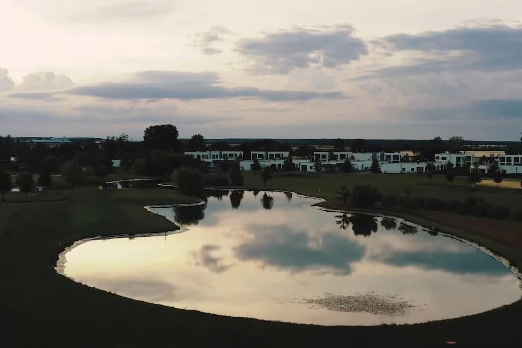 Luxus Appartement Am Golfplatz Und Therme Lutzmannsburg 斯拉 外观 照片